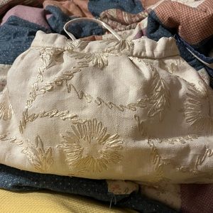 NWT absolutely beautiful bag, brand-Desm10 cream color to me.🥰